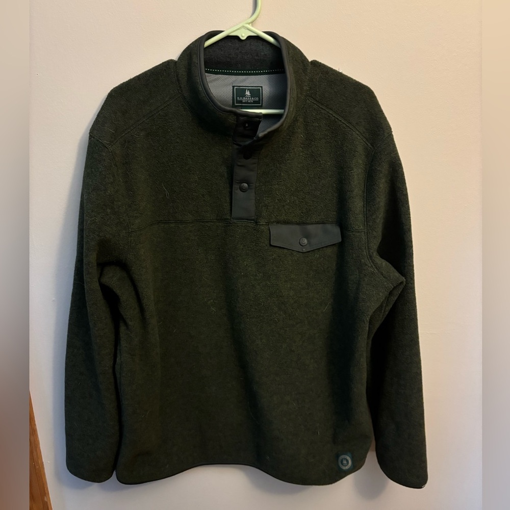 G.H. Bass & Co. Green Sweatshirt with Soft Texture